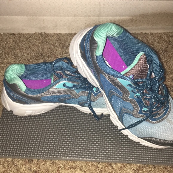 FILA cool Max Sporty tennis shoes - Picture 3 of 7